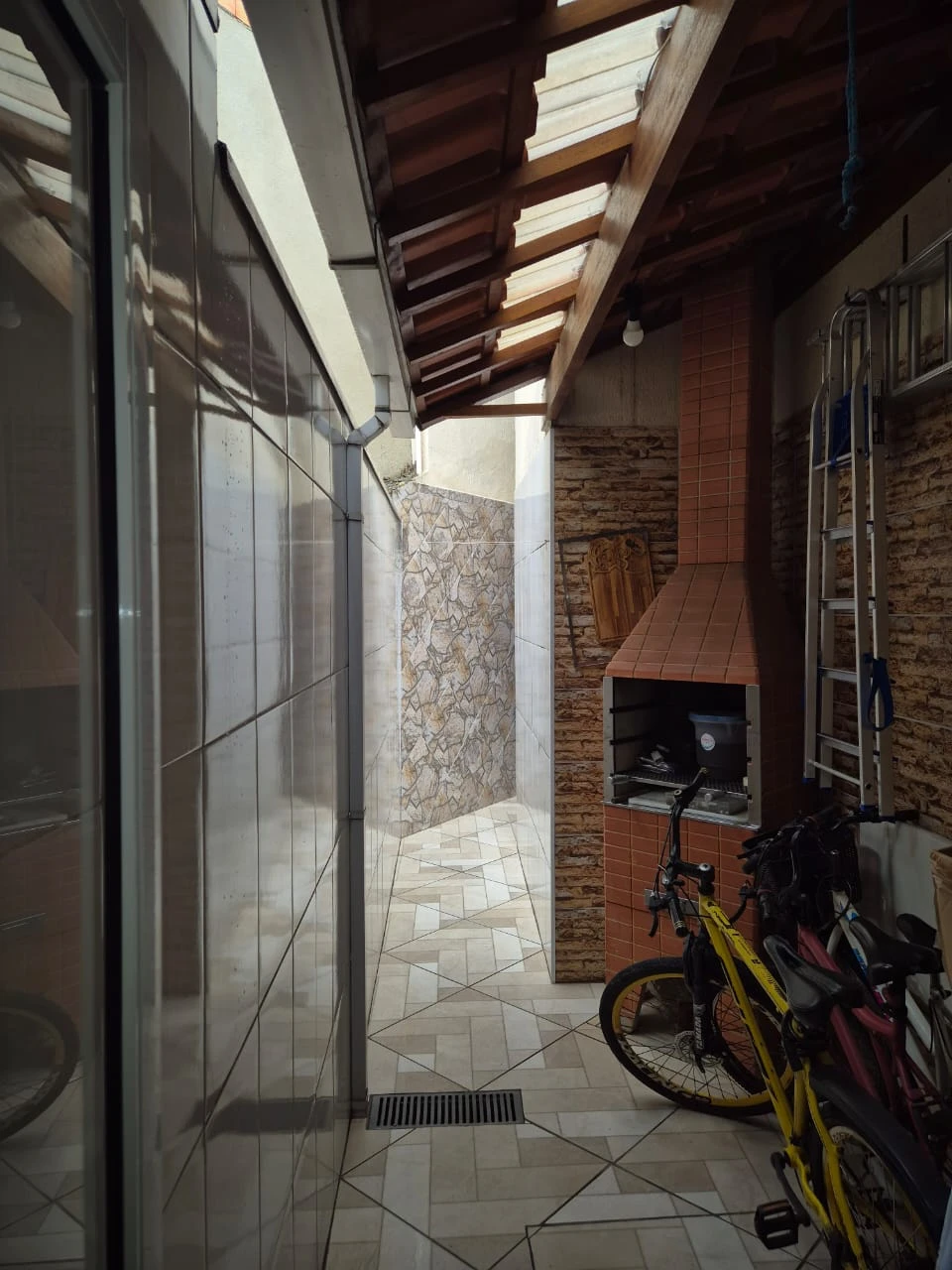 SOBRADO - 3 DORMITÓRIOS