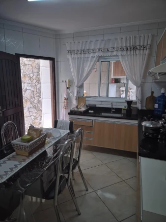 SOBRADO - 3 DORMITÓRIOS