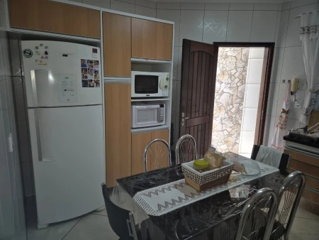 SOBRADO - 3 DORMITÓRIOS