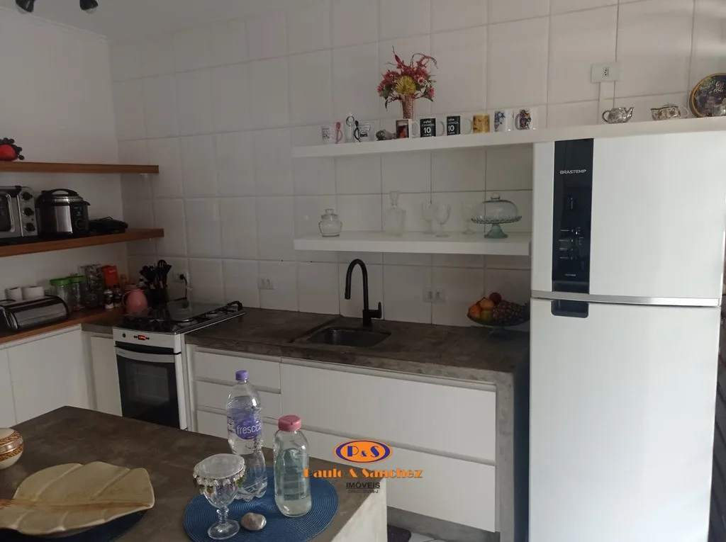 APARTAMENTO SEM CONDOMÍNIO - 02 DORMITÓRIOS