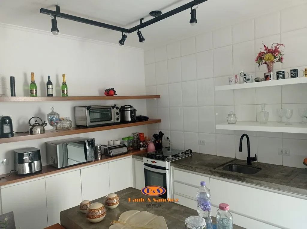 APARTAMENTO SEM CONDOMÍNIO - 02 DORMITÓRIOS