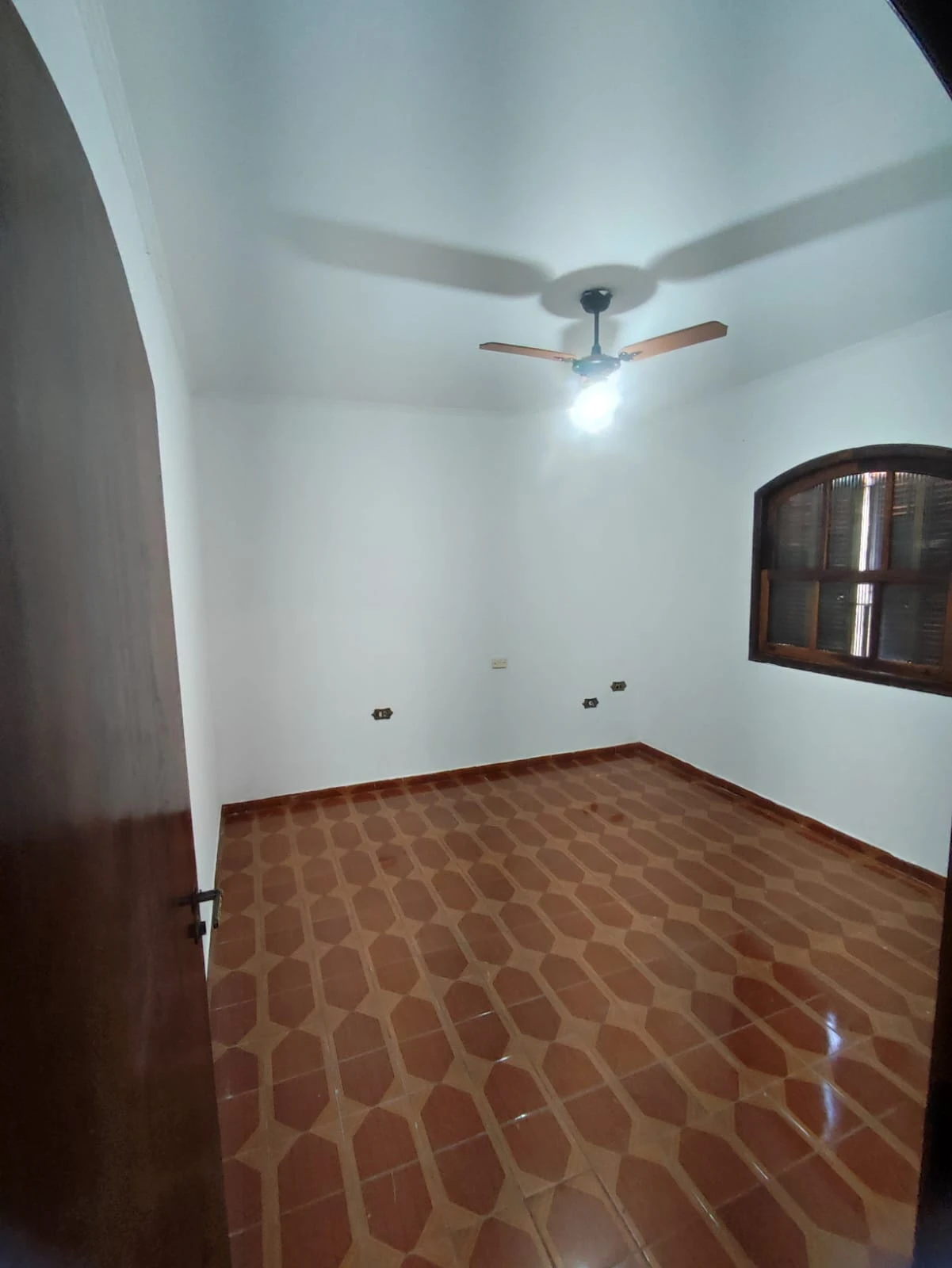 SOBRADO - 4 DORMITÓRIOS