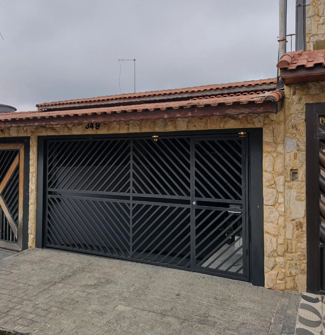 SOBRADO - 3 DORMITÓRIOS