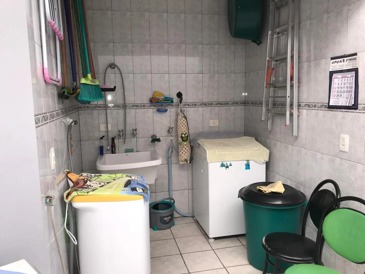 SOBRADO - 3 DORMITÓRIOS