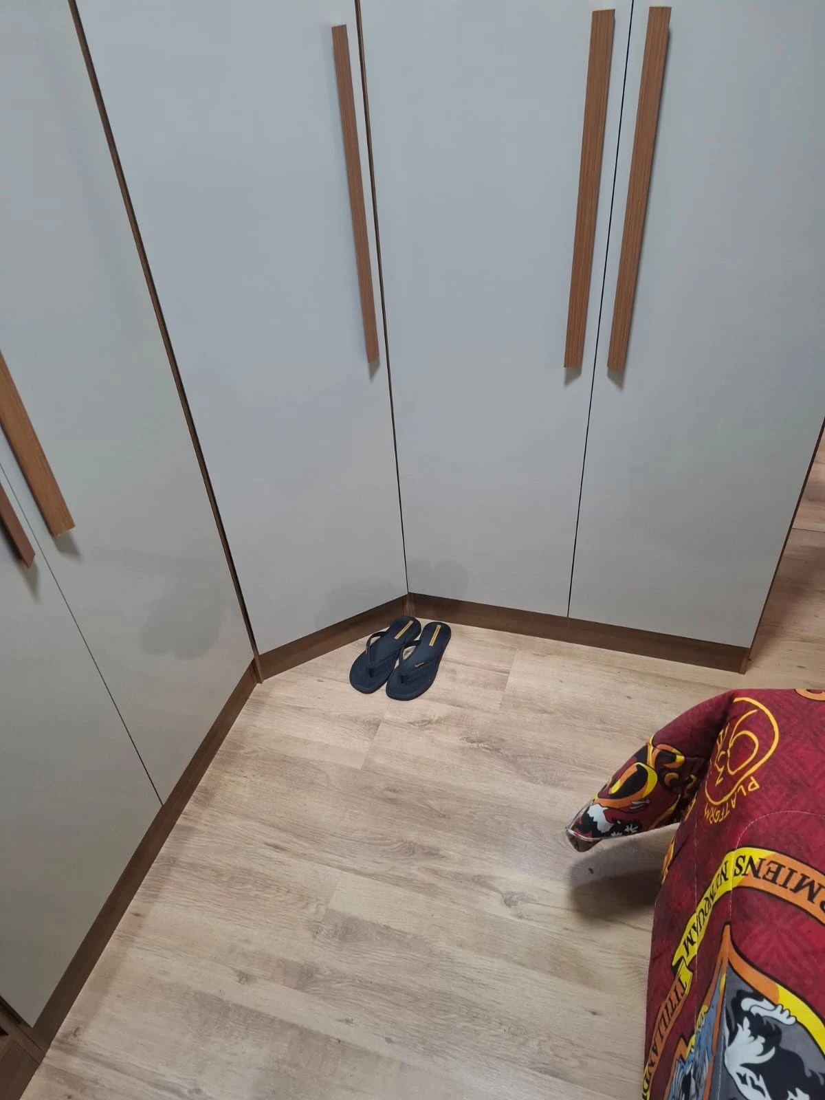 APARTAMENTO EM CONDOMÍNIO