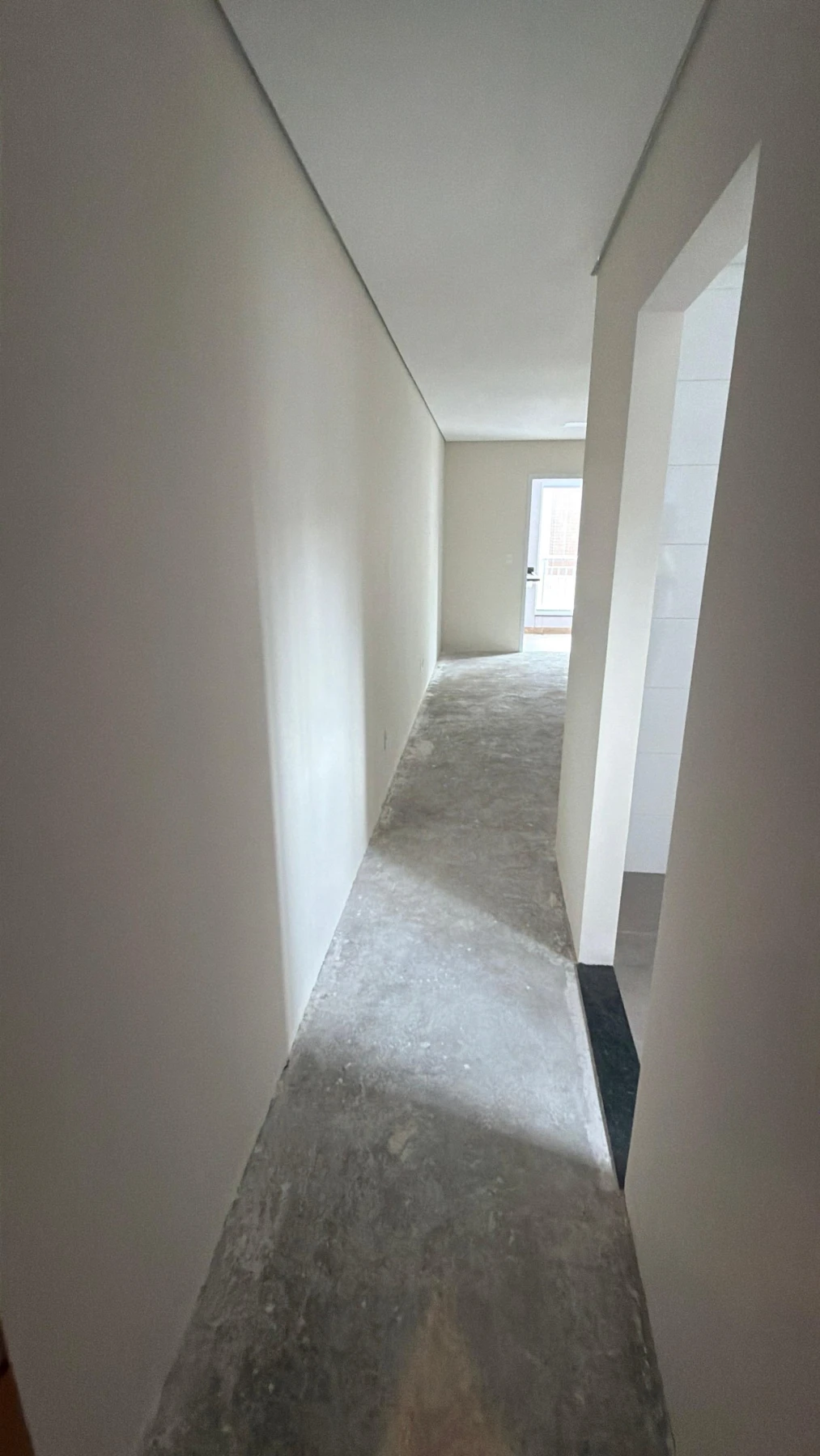 APARTAMENTO EM CONDOMÍNIO - NOVO