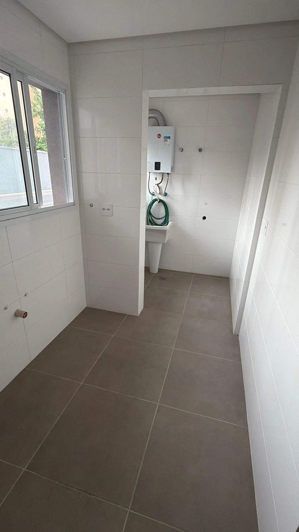 APARTAMENTO EM CONDOMÍNIO - NOVO