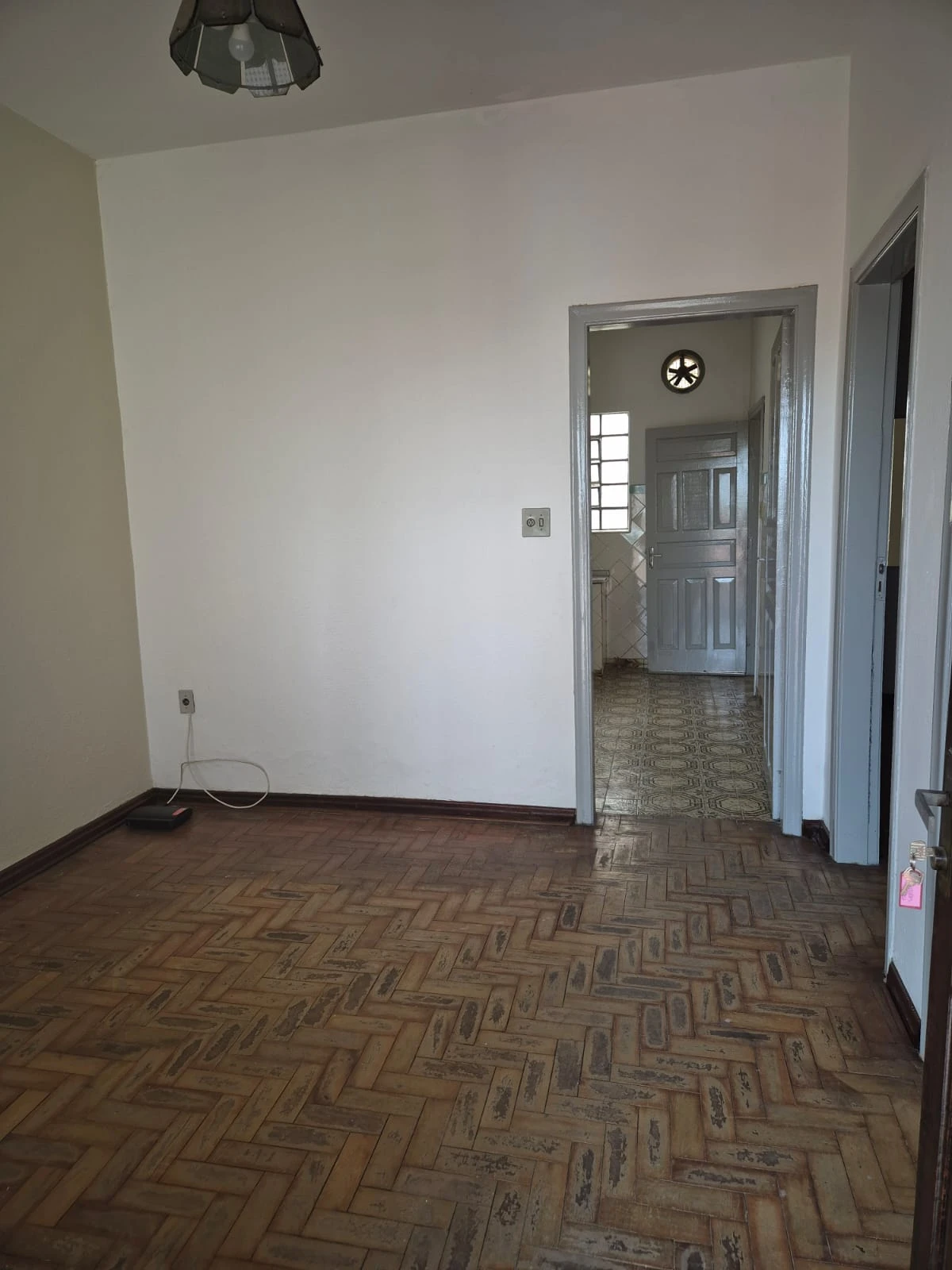 CASA TÉRREA - FRENTE E FUNDOS