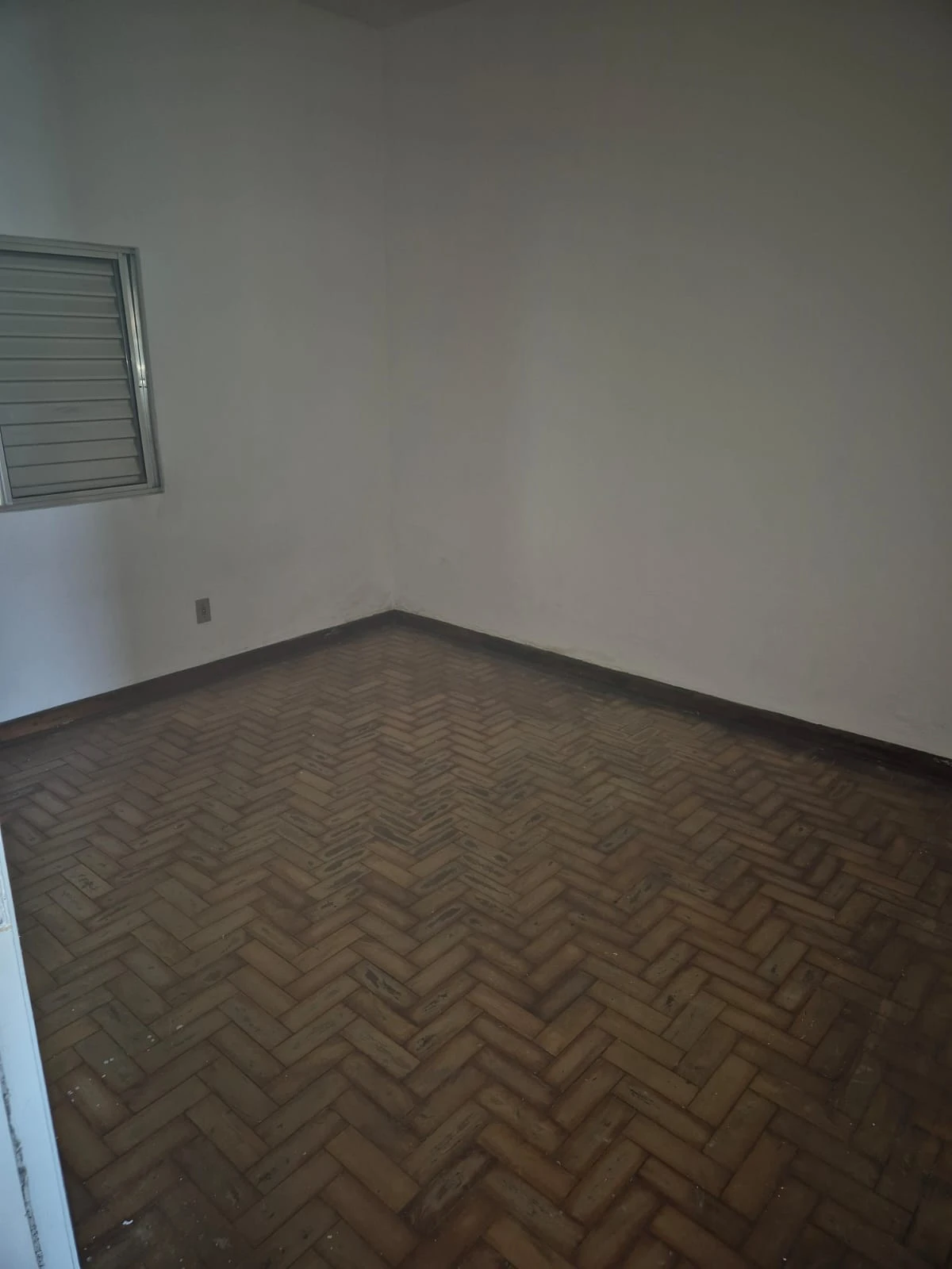 CASA TÉRREA - FRENTE E FUNDOS