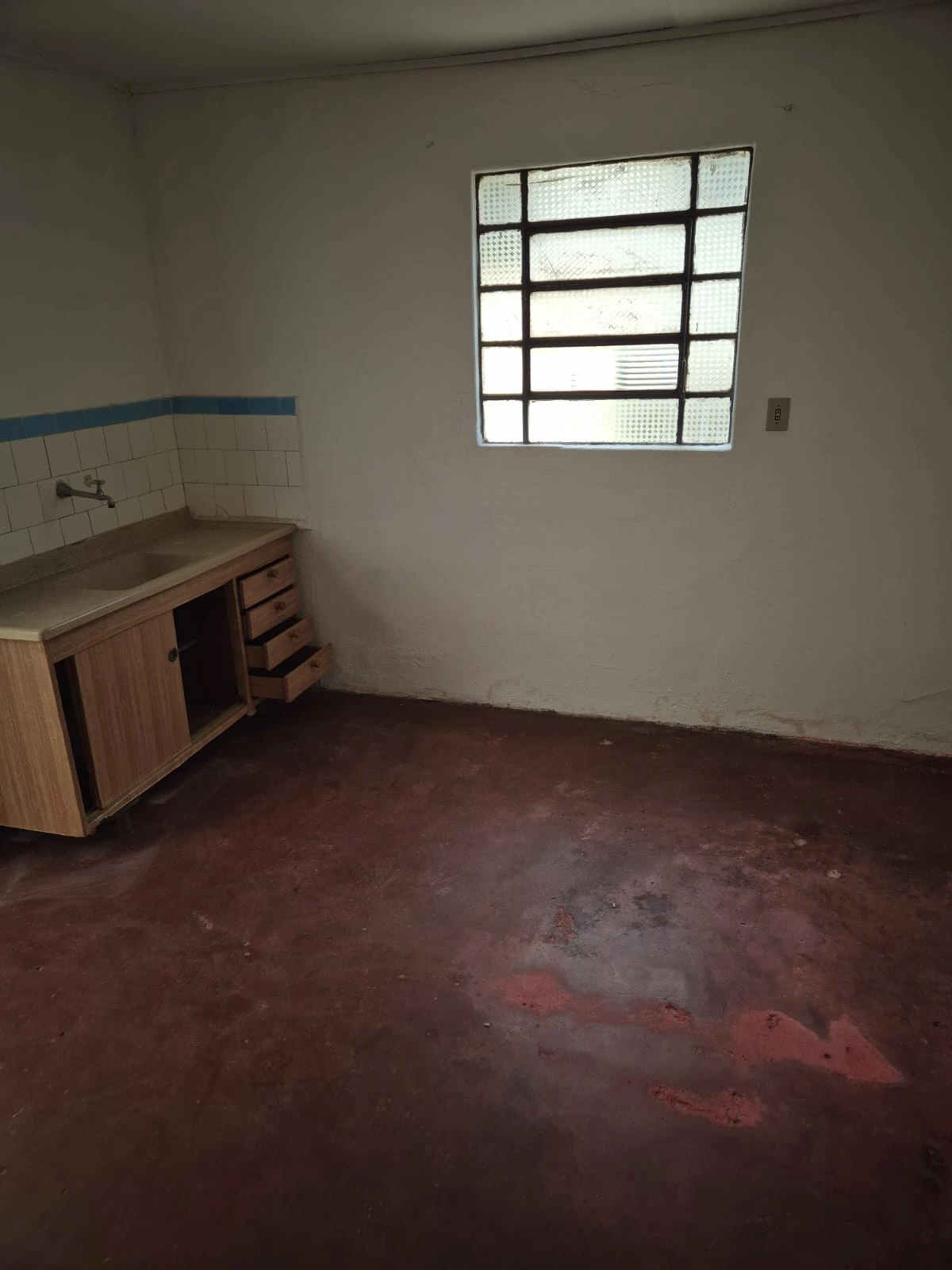 CASA TÉRREA - FRENTE E FUNDOS