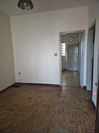 CASA TÉRREA - FRENTE E FUNDOS