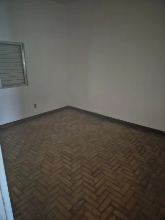 CASA TÉRREA - FRENTE E FUNDOS