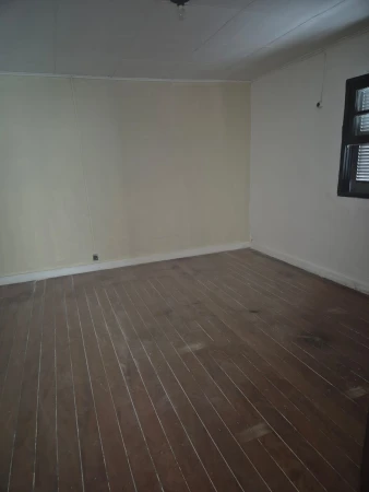 CASA TÉRREA - FRENTE E FUNDOS