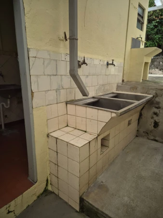 CASA TÉRREA - FRENTE E FUNDOS