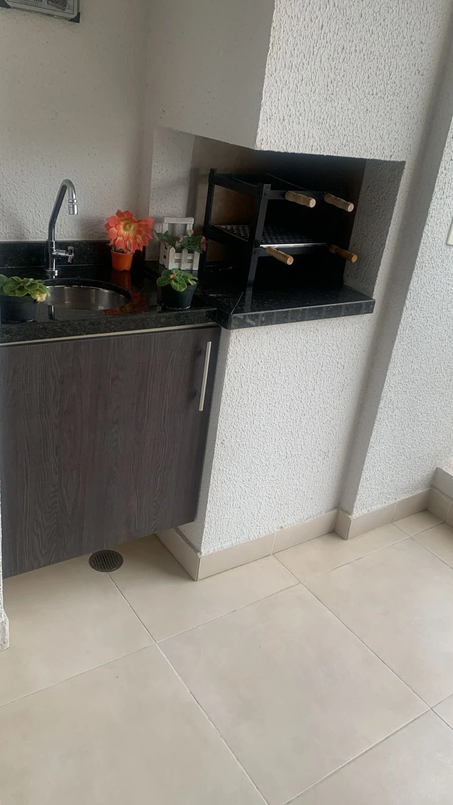 APARTAMENTO EM CONDOMÍNIO