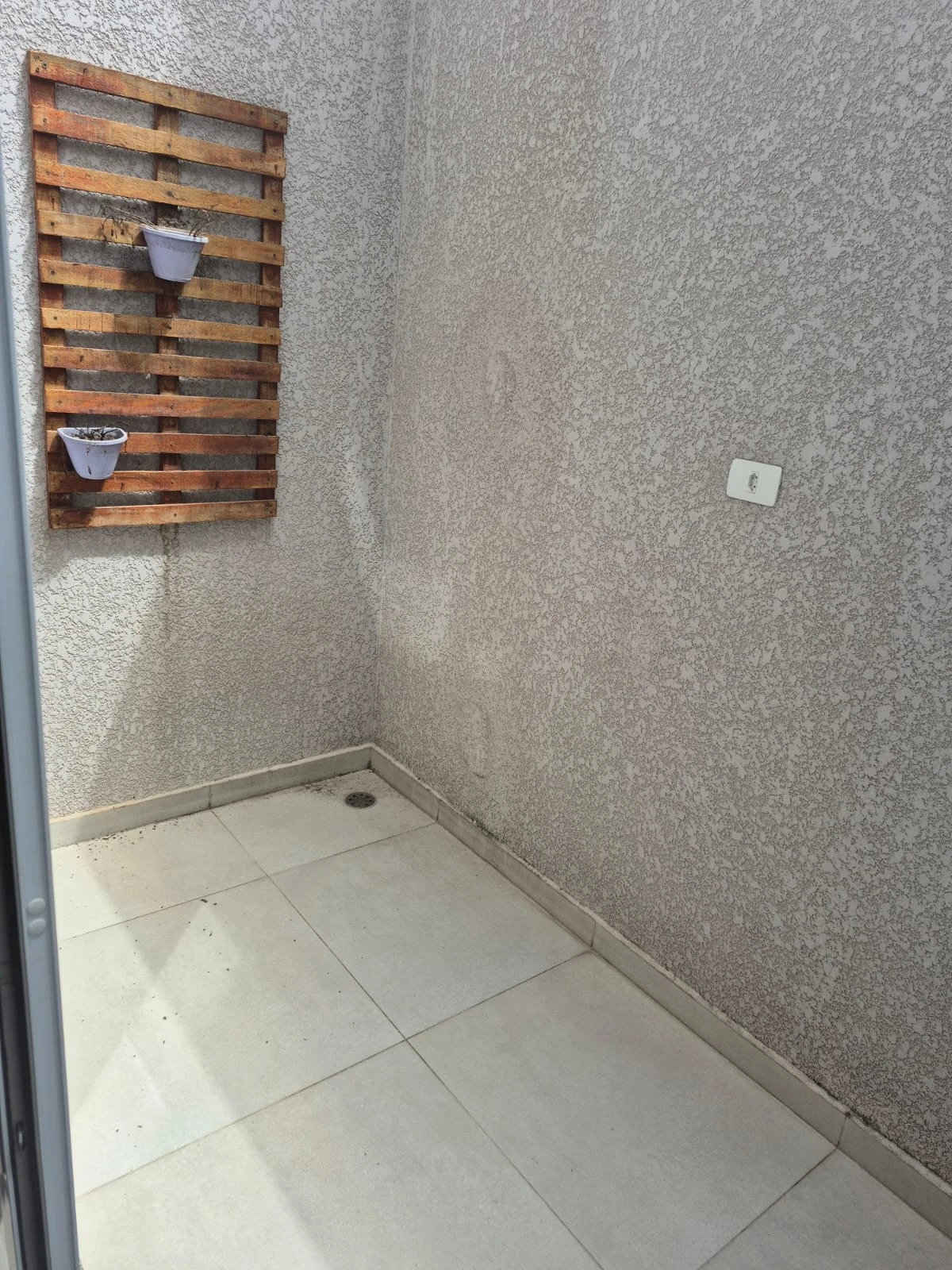 APARTAMENTO SEM CONDOMÍNIO