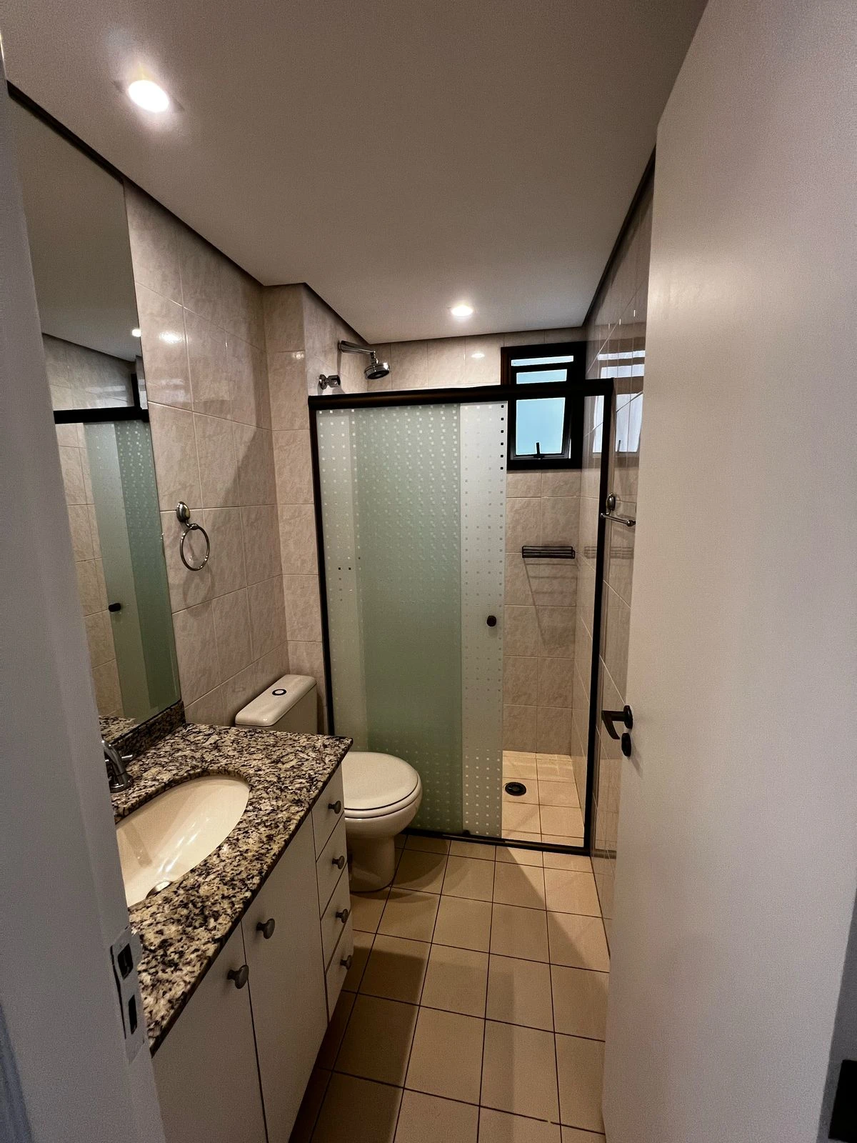 APARTAMENTO EM CONDOMÍNIO