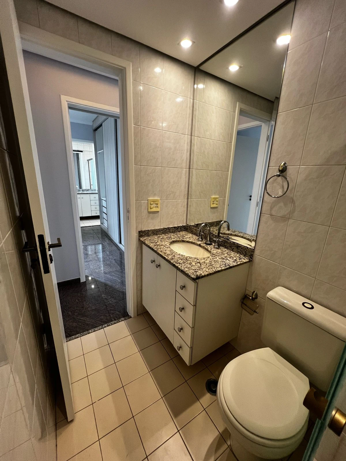 APARTAMENTO EM CONDOMÍNIO