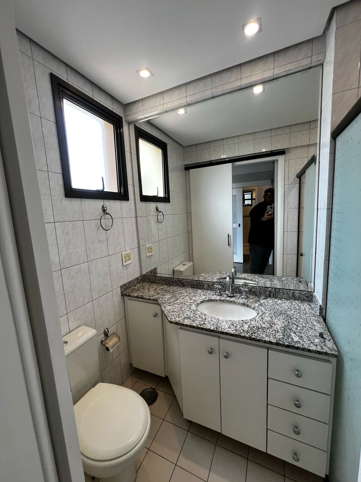 APARTAMENTO EM CONDOMÍNIO