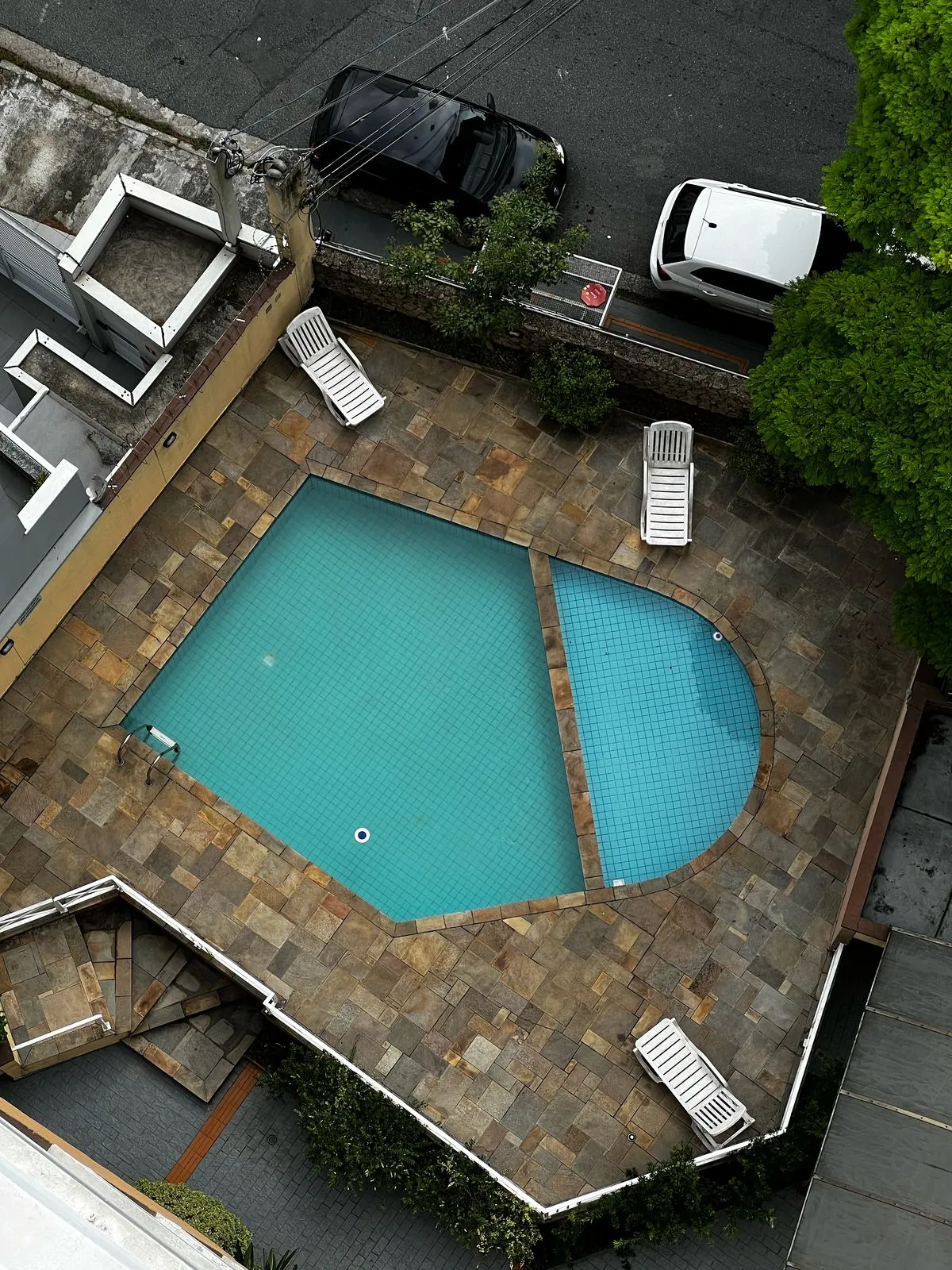 APARTAMENTO EM CONDOMÍNIO