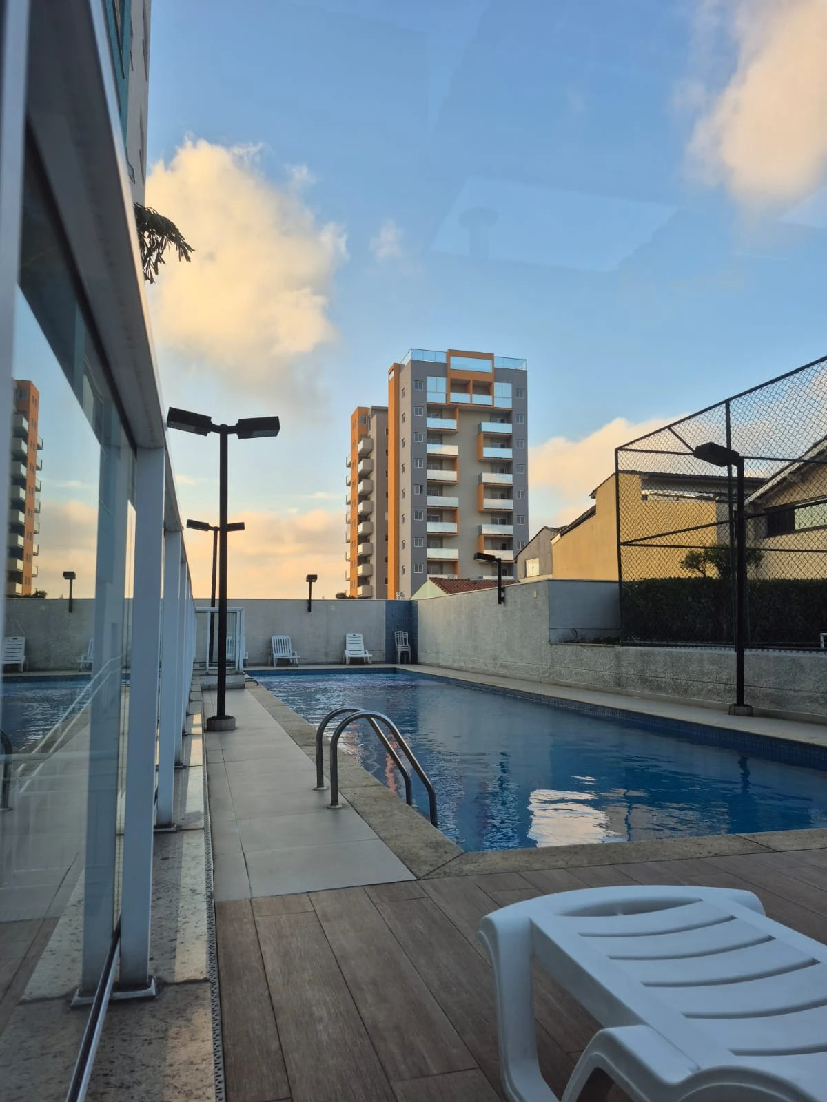 APARTAMENTO EM CONDOMÍNIO