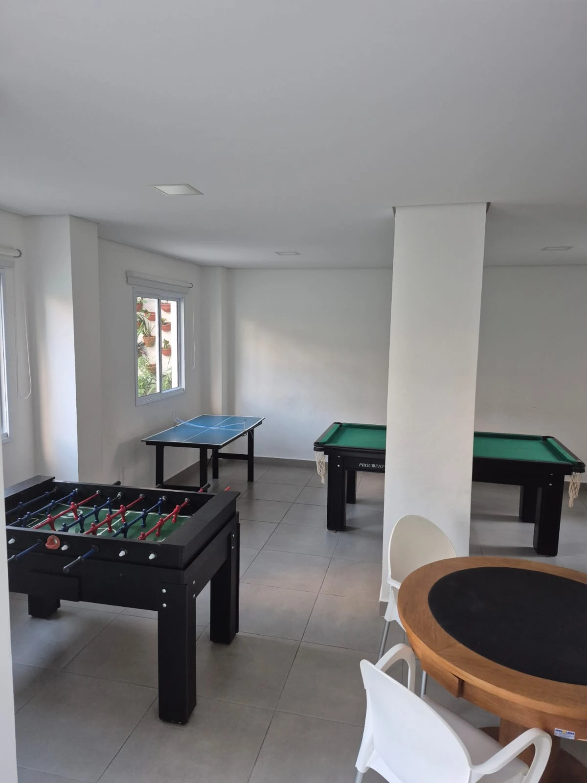 APARTAMENTO EM CONDOMÍNIO