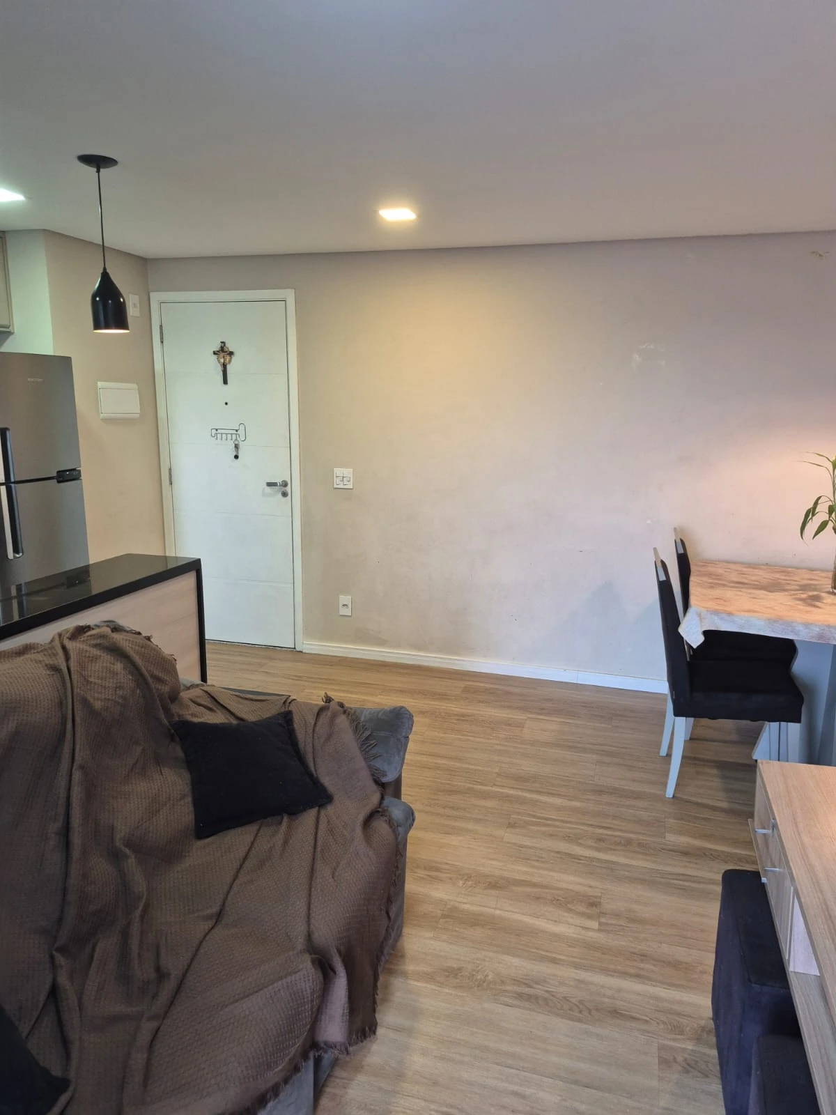 APARTAMENTO EM CONDOMÍNIO