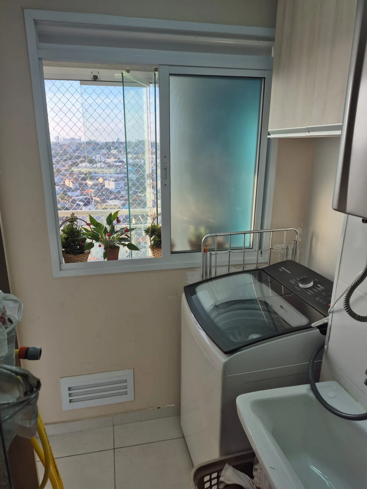 APARTAMENTO EM CONDOMÍNIO