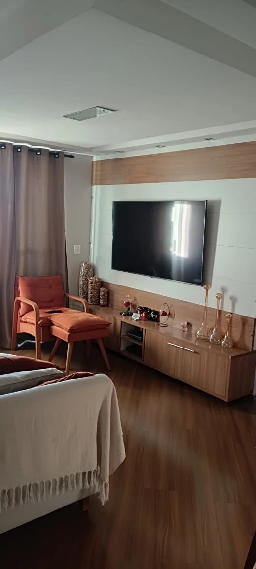 APARTAMENTO EM CONDOMÍNIO - 3 DORMITÓRIOS