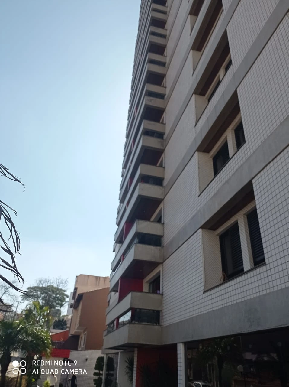 APARTAMENTO EM CONDOMÍNIO