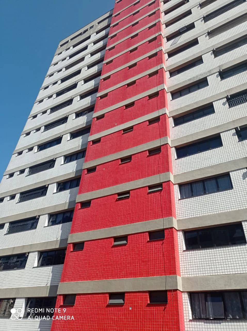 APARTAMENTO EM CONDOMÍNIO