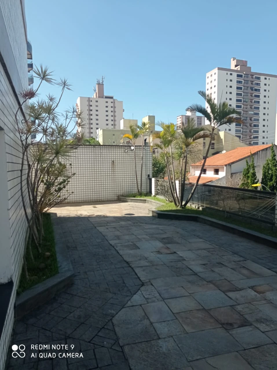 APARTAMENTO EM CONDOMÍNIO