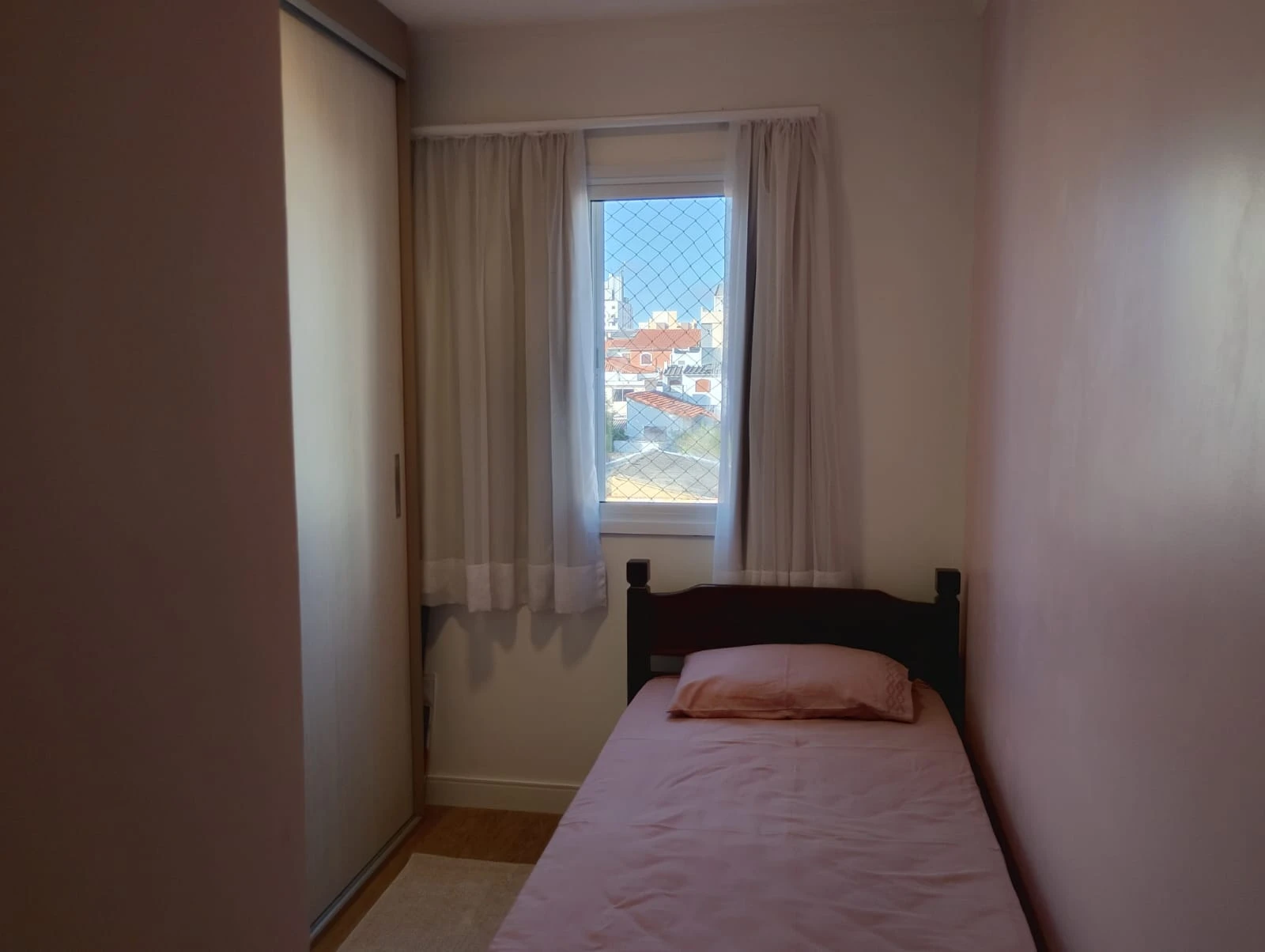 APARTAMENTO EM CONDOMÍNIO
