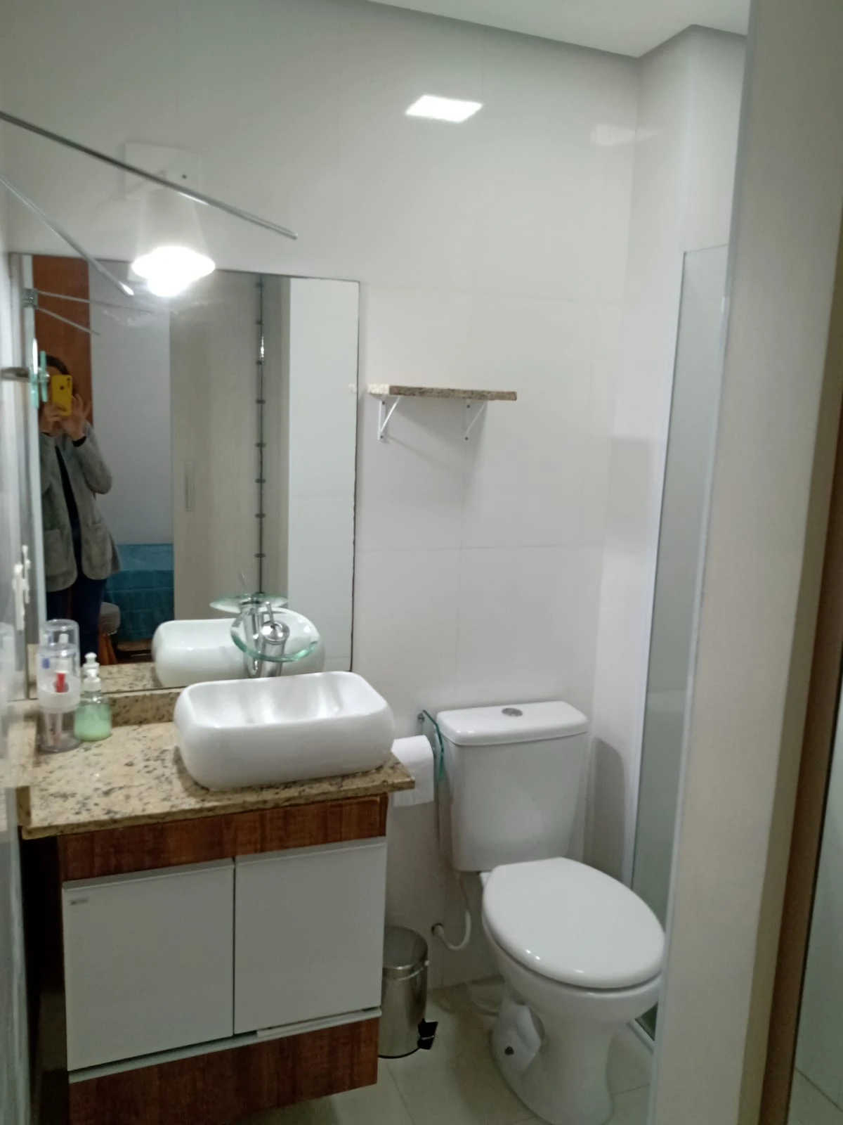 APARTAMENTO EM CONDOMÍNIO