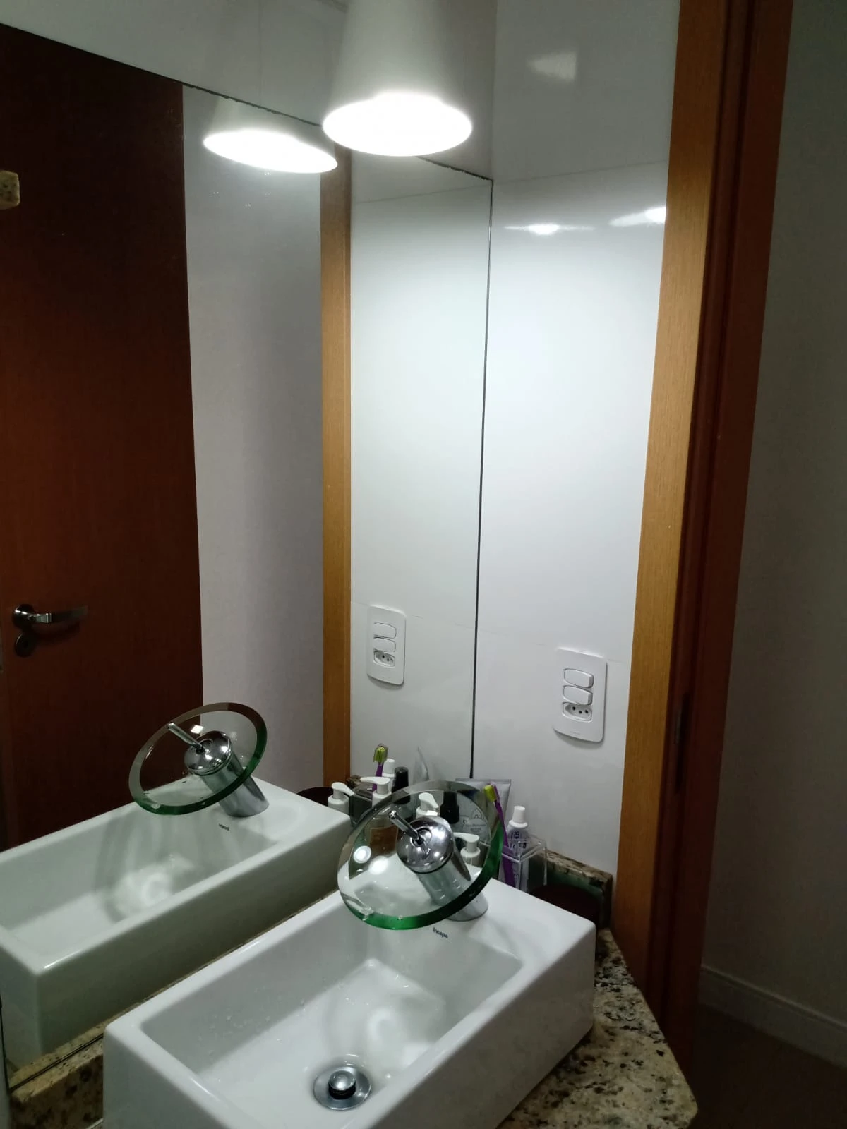 APARTAMENTO EM CONDOMÍNIO