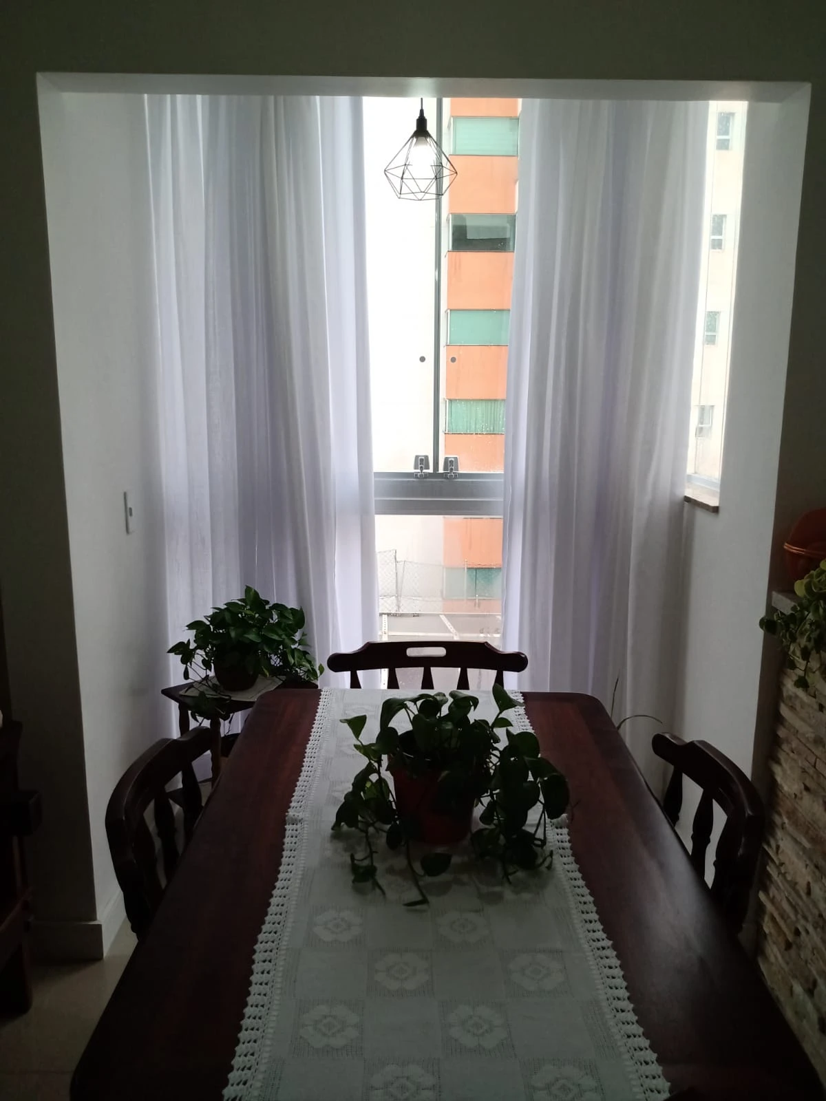 APARTAMENTO EM CONDOMÍNIO