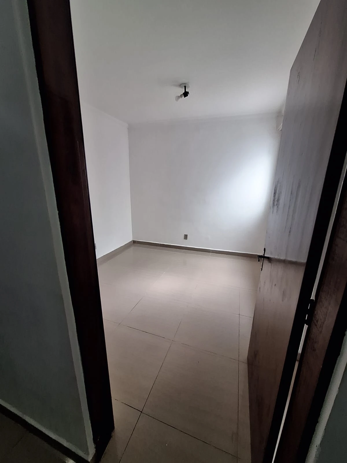 APARTAMENTO SEM CONDOMÍNIO