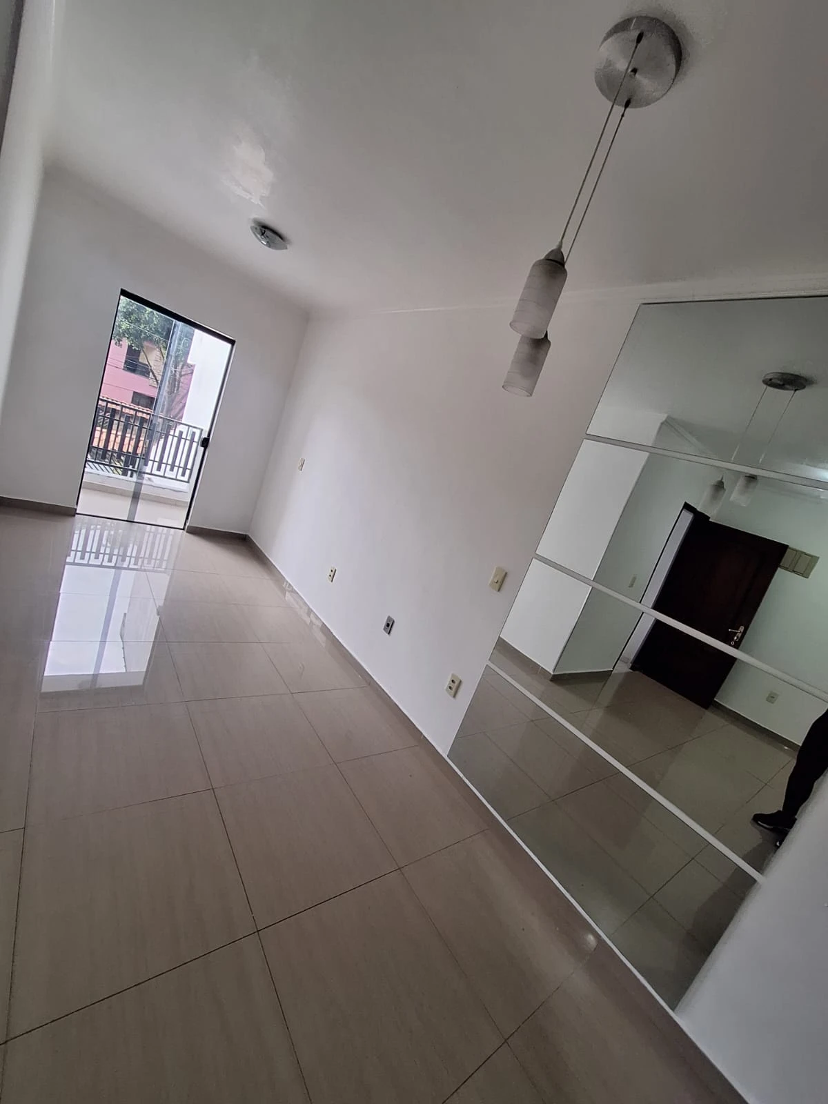 APARTAMENTO SEM CONDOMÍNIO
