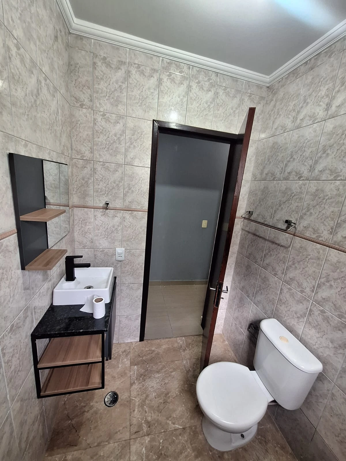 APARTAMENTO SEM CONDOMÍNIO