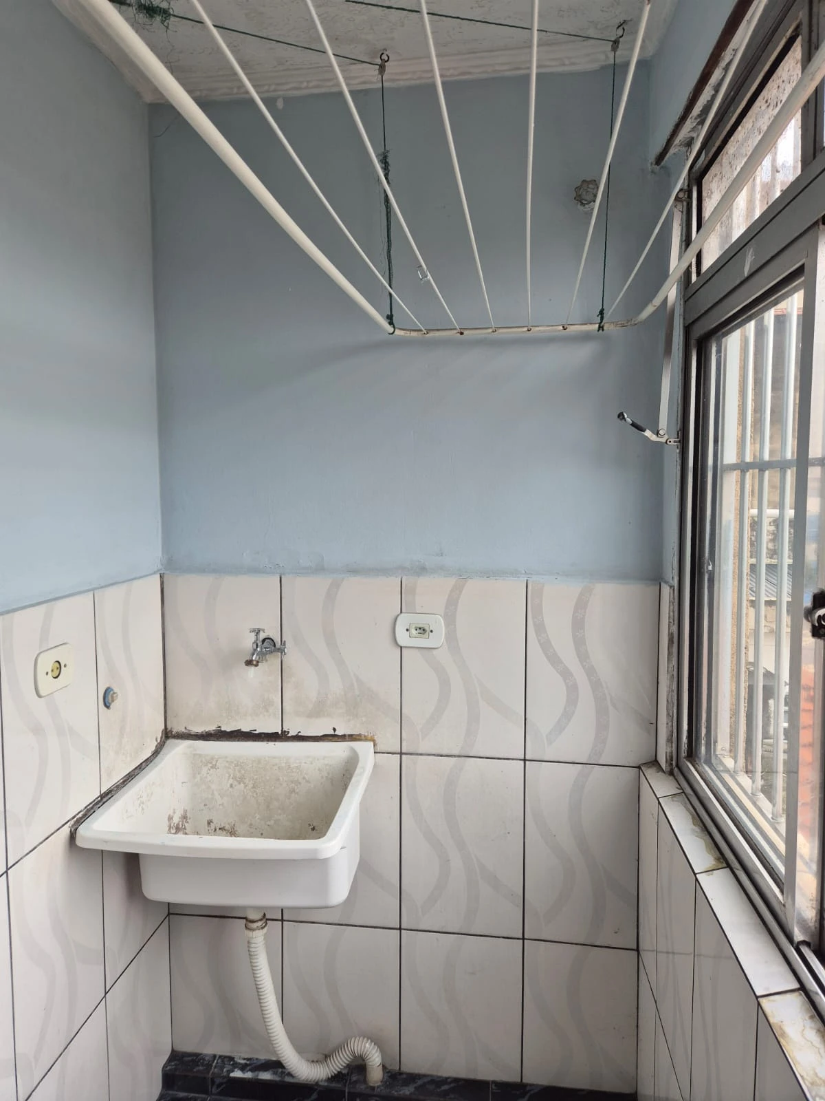 APARTAMENTO SEM CONDOMÍNIO