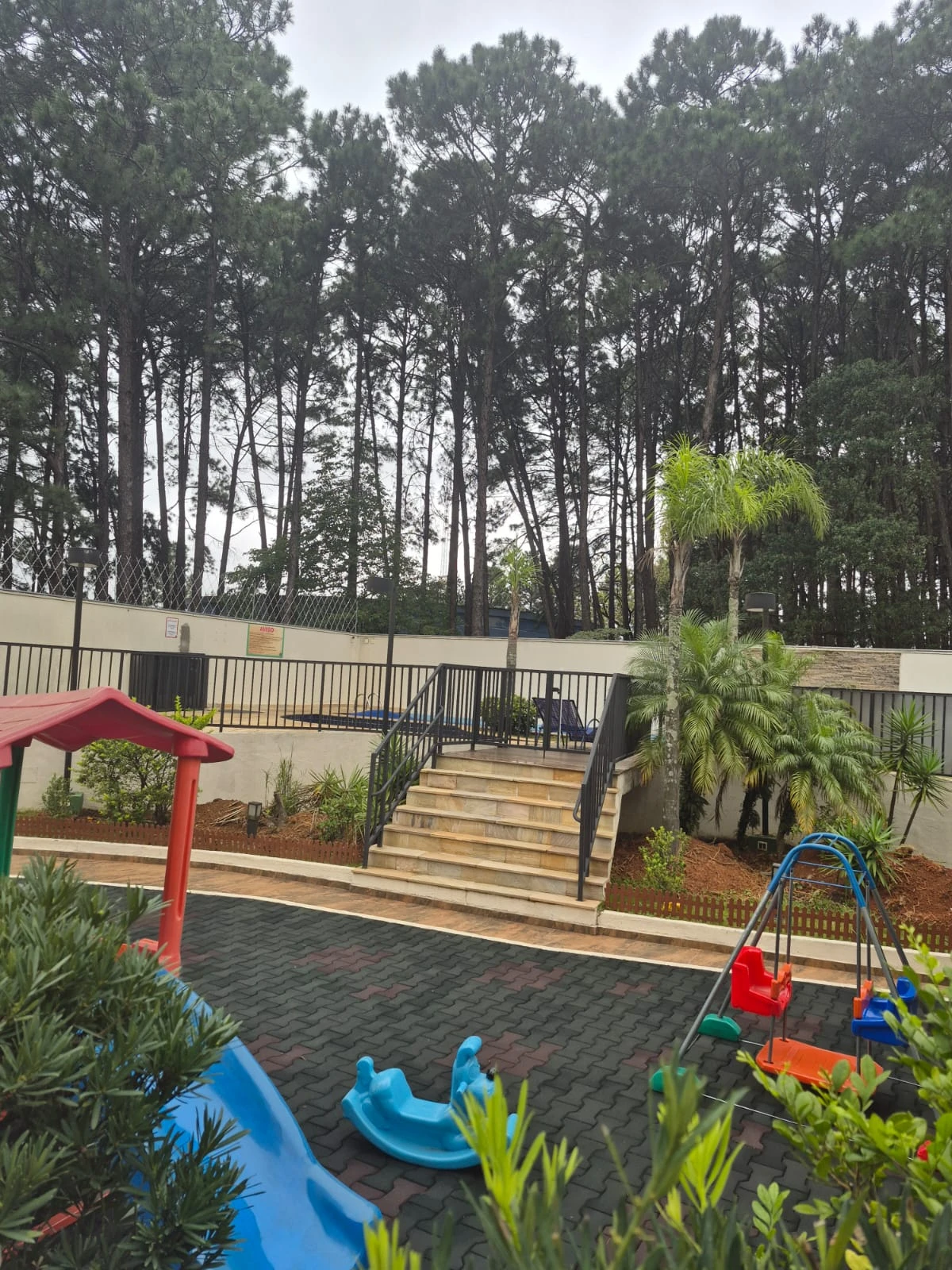 APARTAMENTO EM CONDOMÍNIO