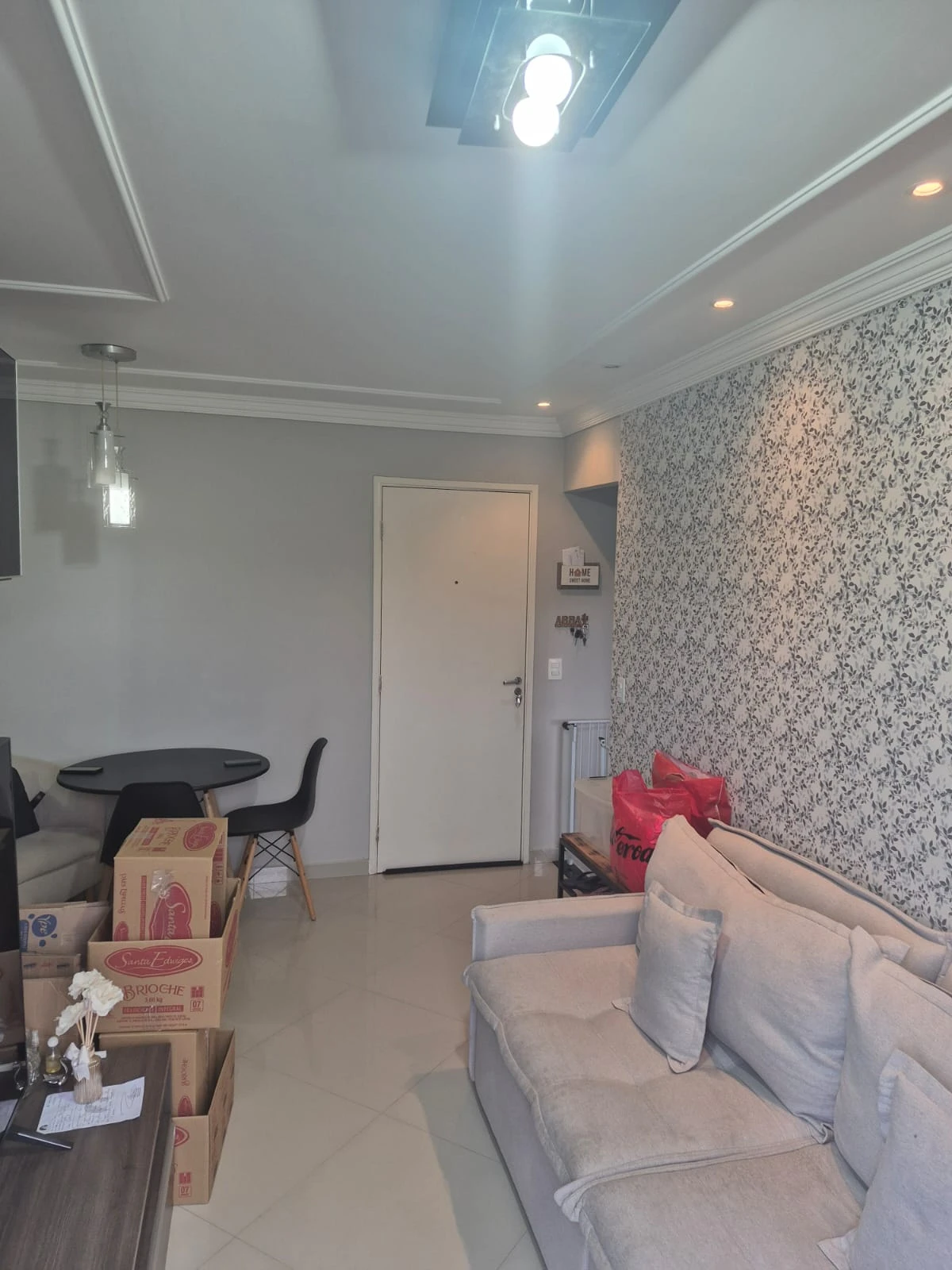 APARTAMENTO EM CONDOMÍNIO