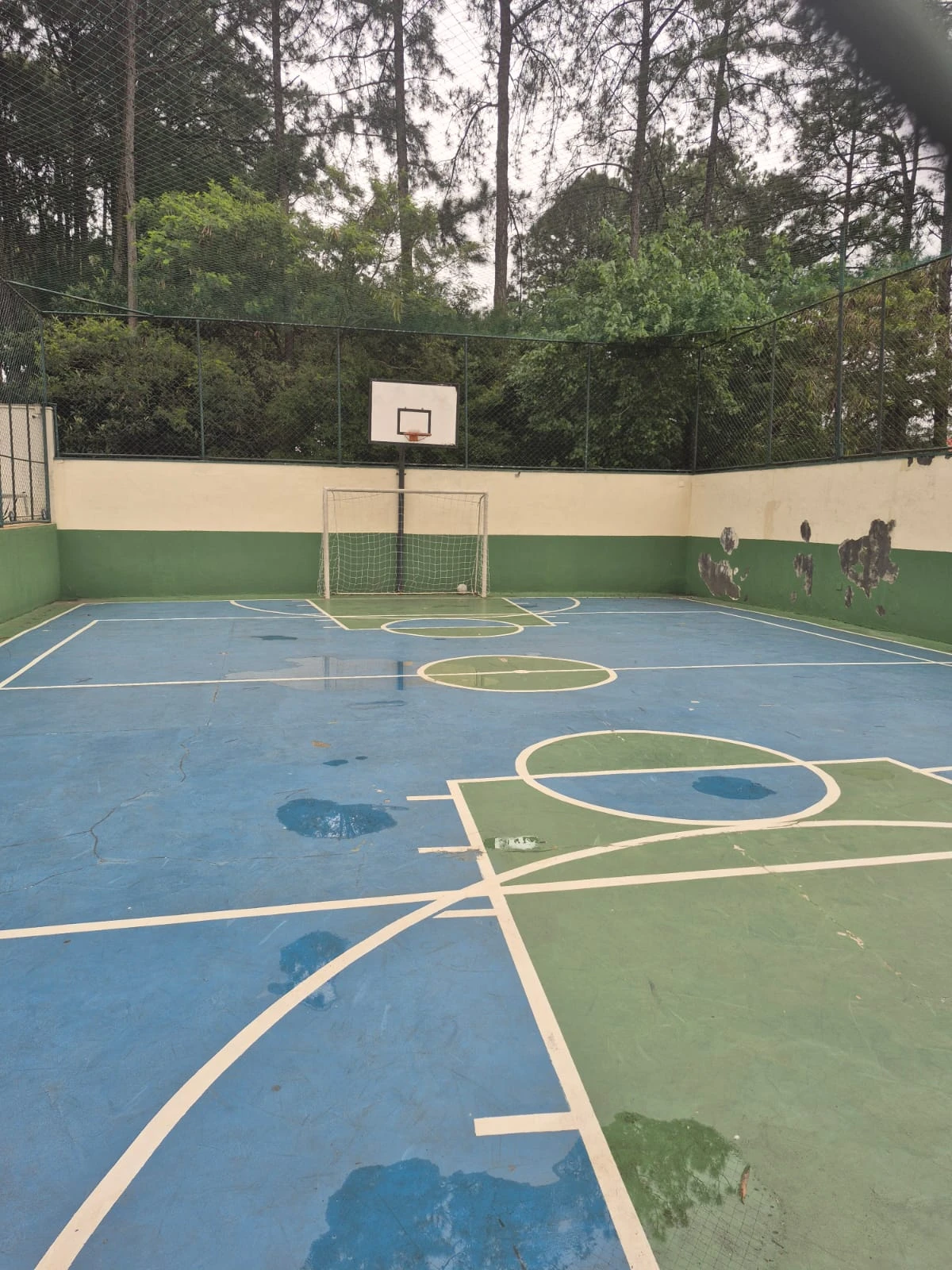 APARTAMENTO EM CONDOMÍNIO