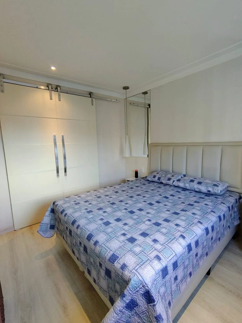 APARTAMENTO EM CONDOMÍNIO