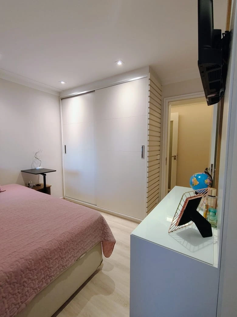 APARTAMENTO EM CONDOMÍNIO