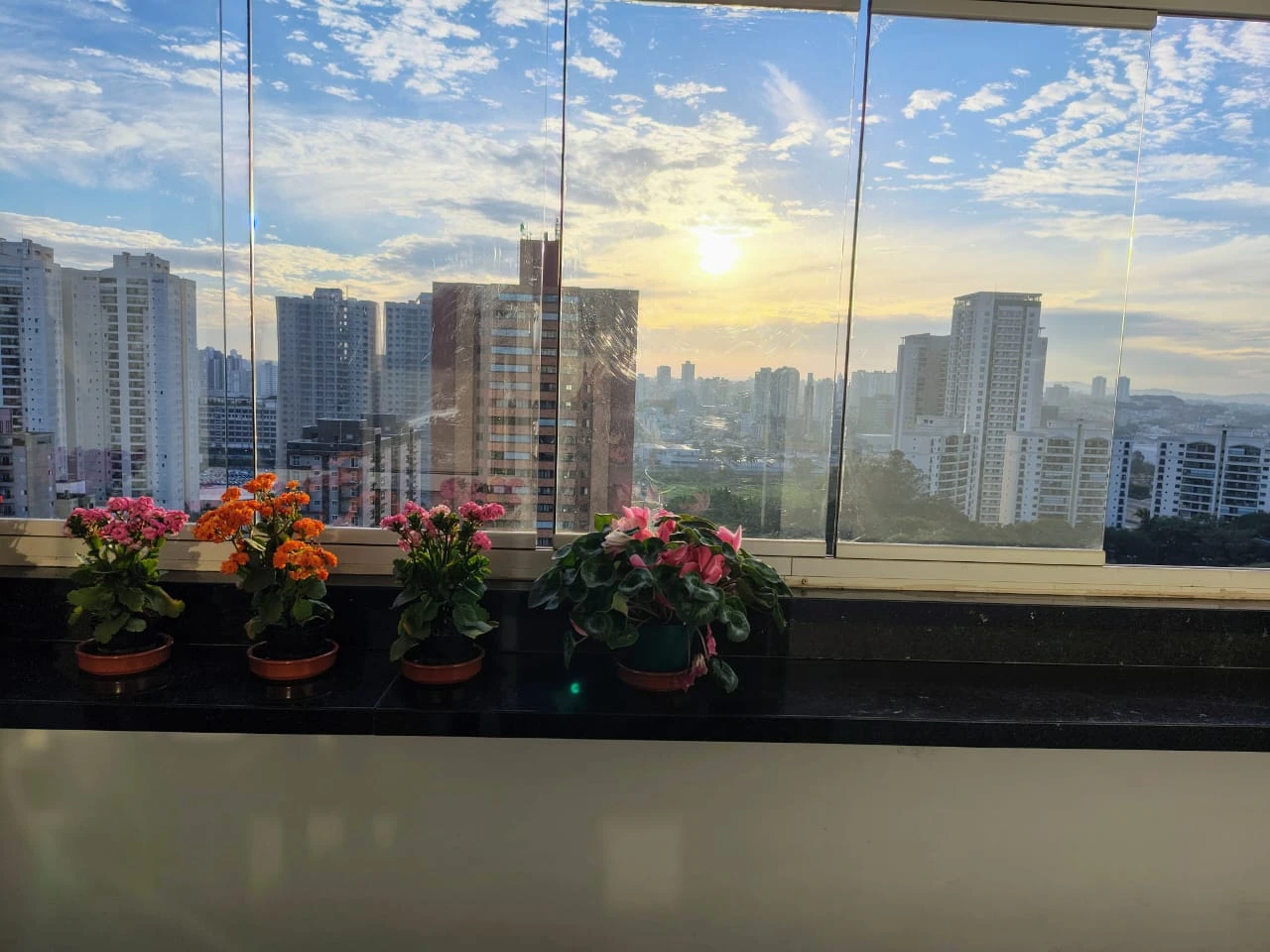 APARTAMENTO EM CONDOMÍNIO
