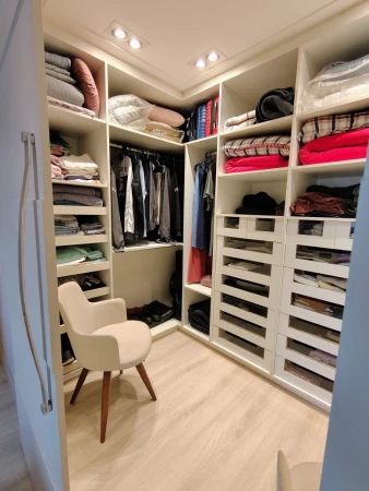 APARTAMENTO EM CONDOMÍNIO