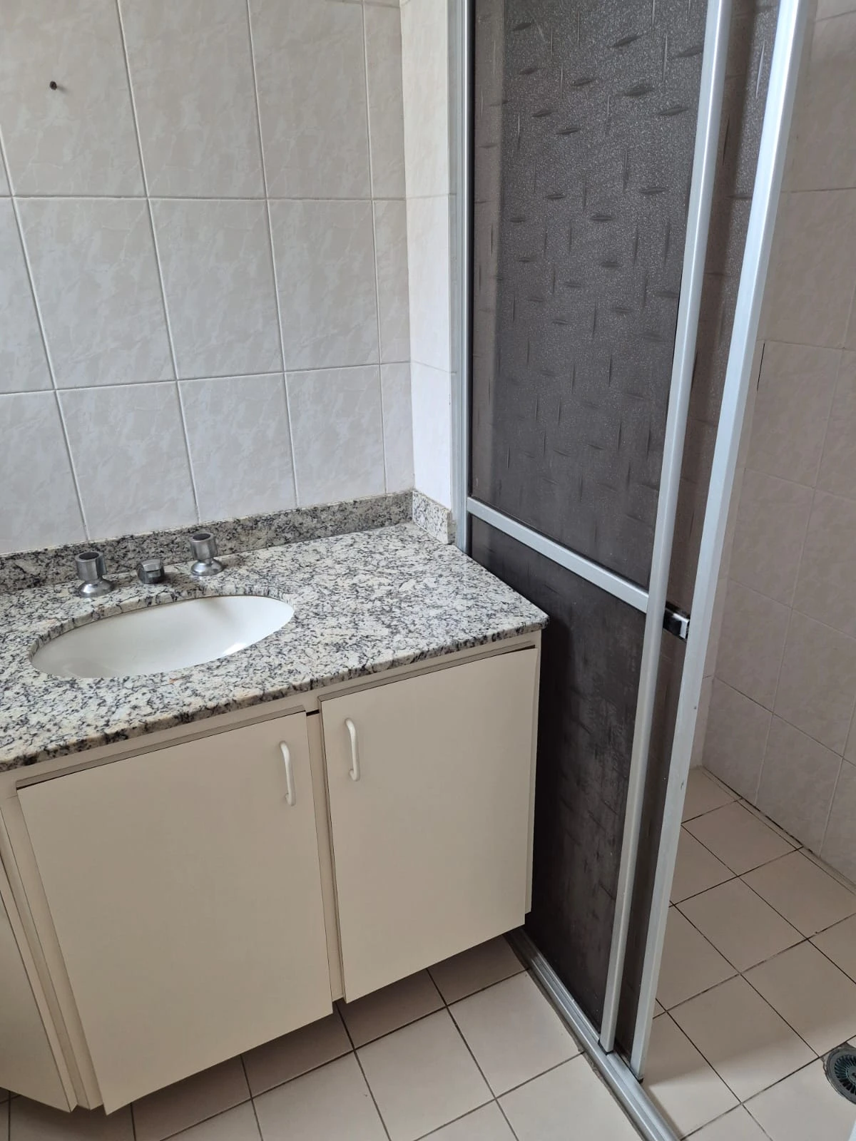 APARTAMENTO EM CONDOMÍNIO