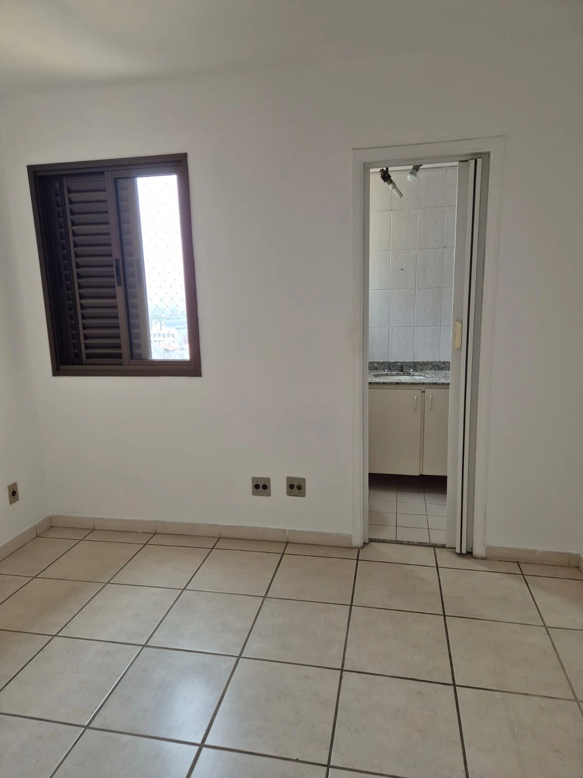 APARTAMENTO EM CONDOMÍNIO
