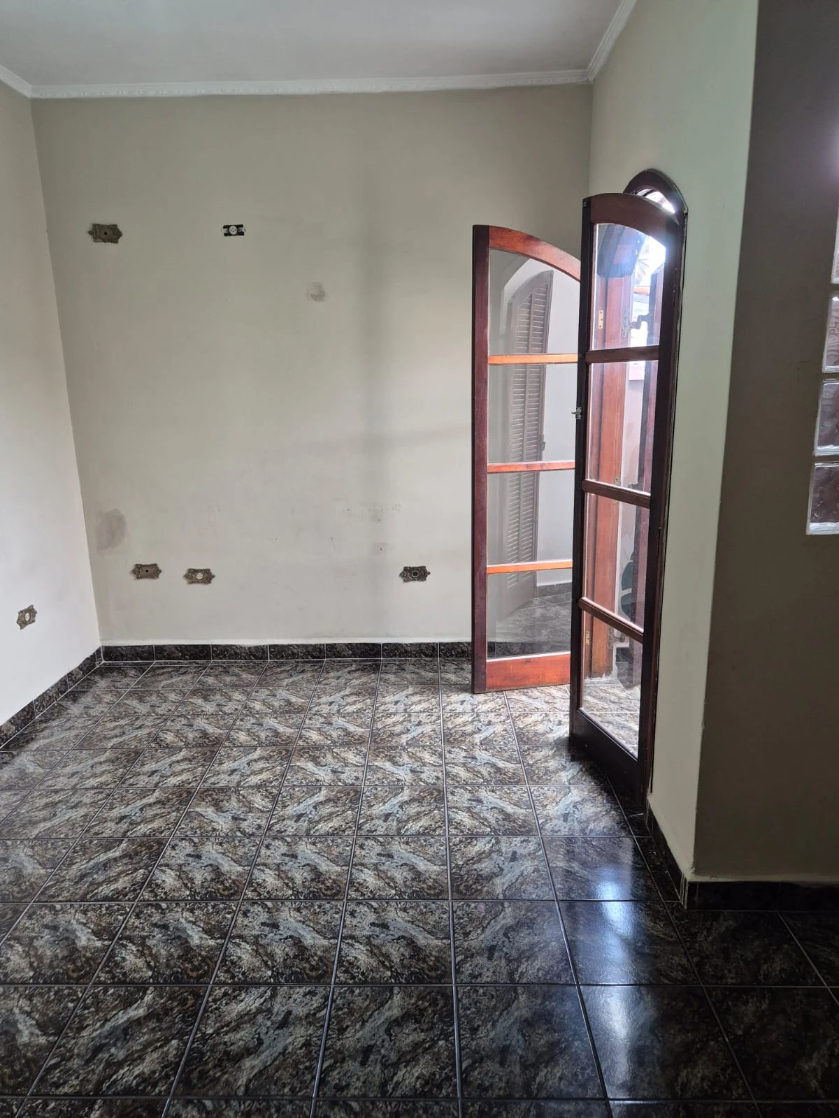 CASA ASSOBRADADA - 3 DORMITÓRIOS